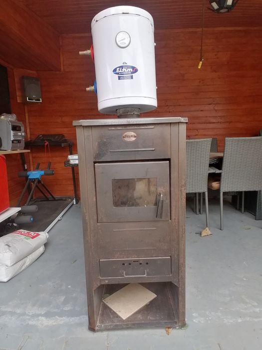 Vând termosemineu lemne 22kw și boiler apa calda Eltim