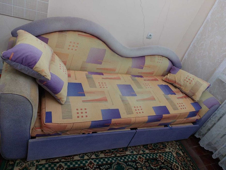 Диван в хорошем состоянии