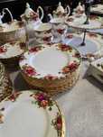 Royal Albert Old Country Rouses  - Колекционерски порцелан !