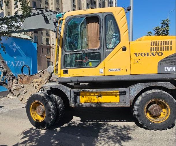 Экскаватор VOLVO EW145B
Йили: 2012
Моточас: 21500
Ҳолати яхши,  муаммо
