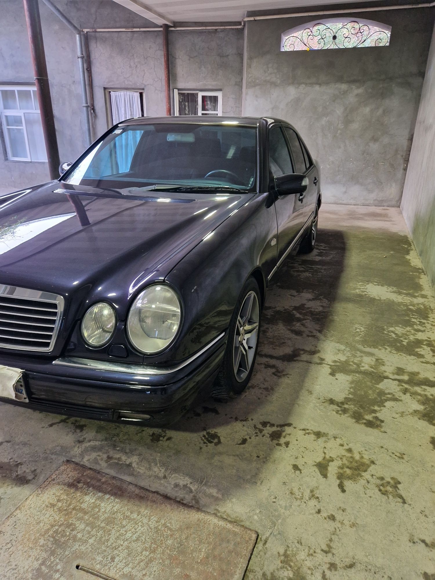Mercedes-Benz W210