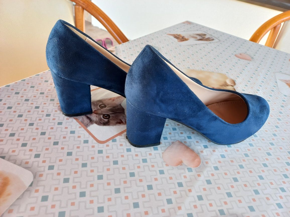 Pantofi albastri marimea 37