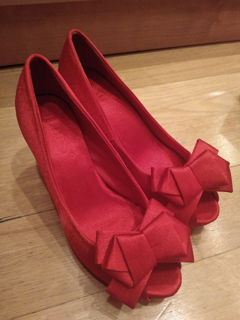 Sandale roșii din material textil