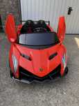 Masinuța electrica pentru 2 copii Lamborghini Veneno