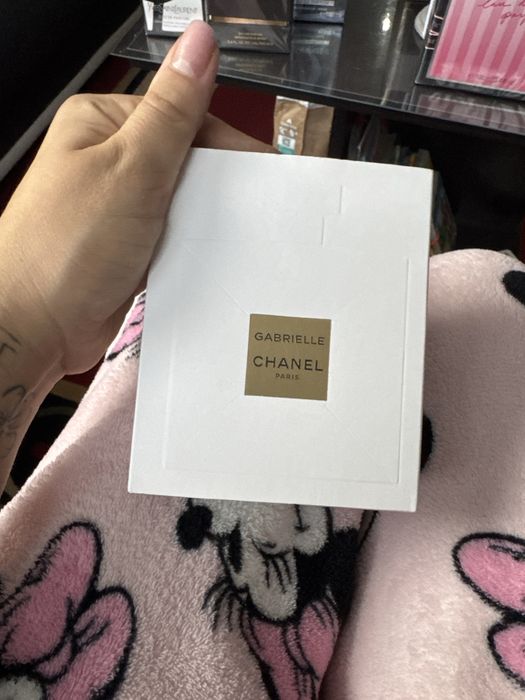 Дамски и мъжки парфюми