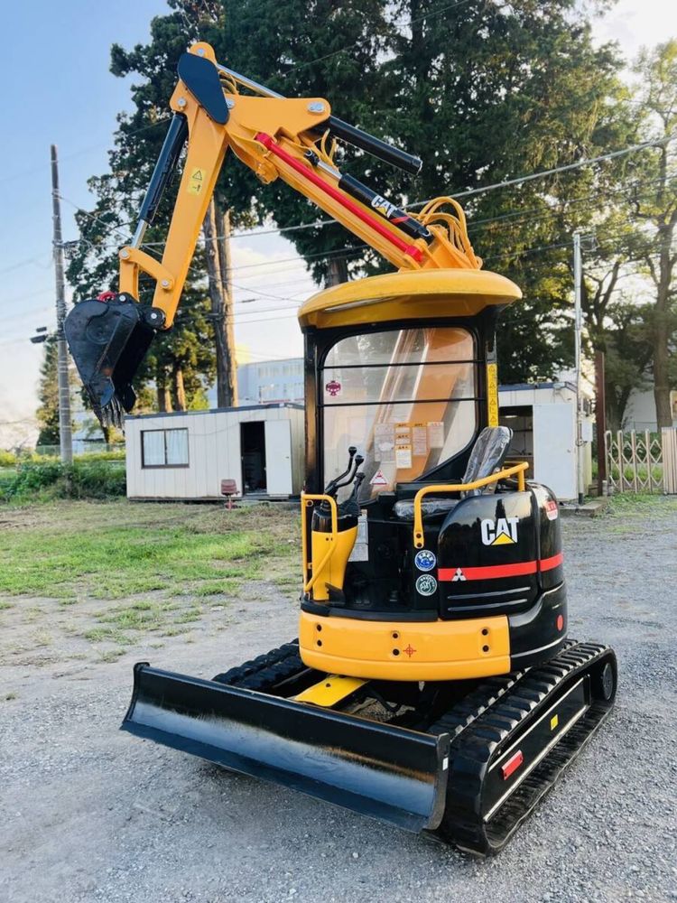 Продам мини экскаватор CAT MM30