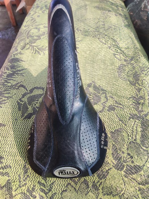 Продам Вело седло Италия.