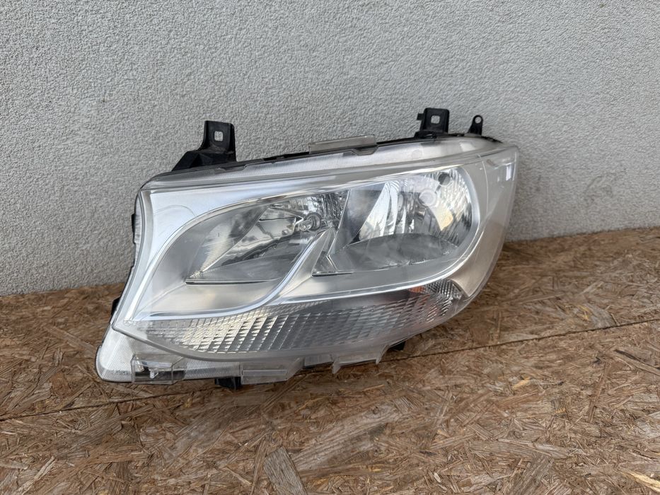 Far stanga Mercedes Sprinter W907 W910 halogen Original Europa