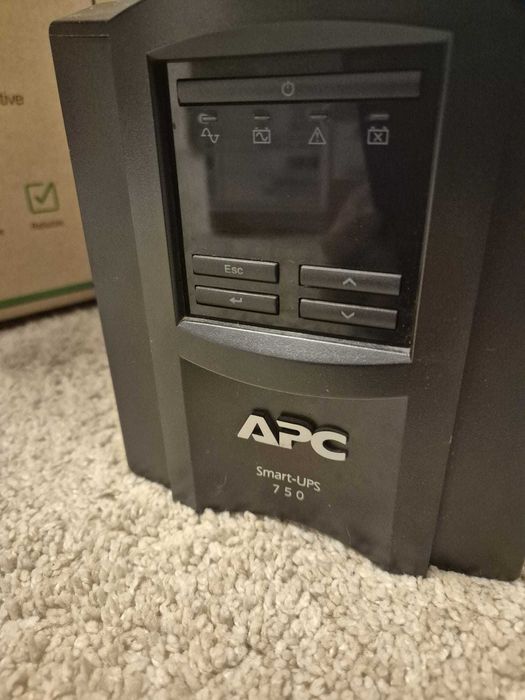 UPS APC 750 Smart LCD