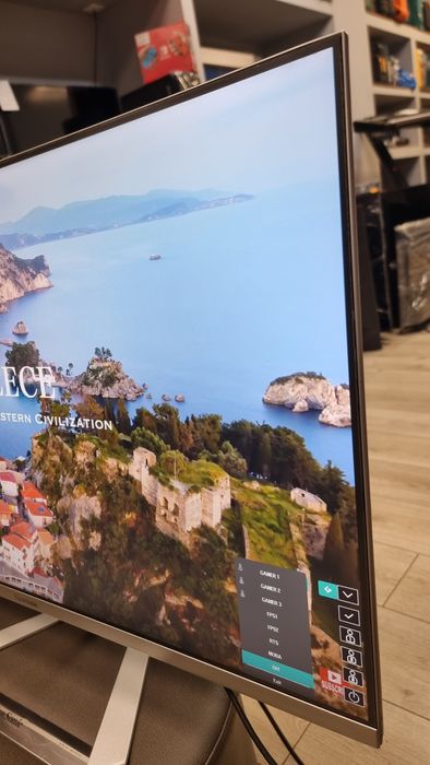 Amanet F28: Monitor ViewSonic VX3276-2K-mhd