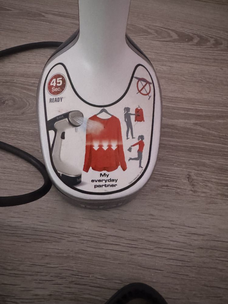 Уред за вертикално гладене с парa Tefal