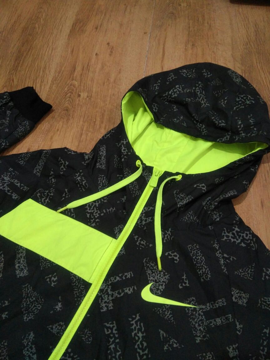 Jachetă damă Nike mărimea M
