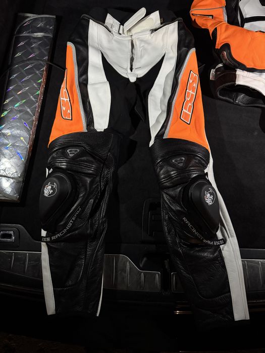 Vand costum moto IXS marimea 50