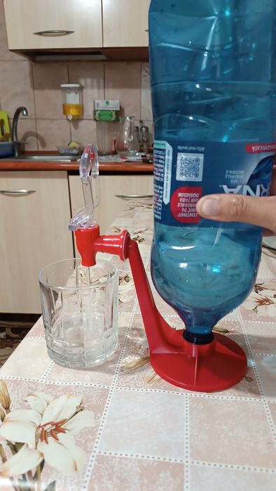 Dozator apa,bere,suc