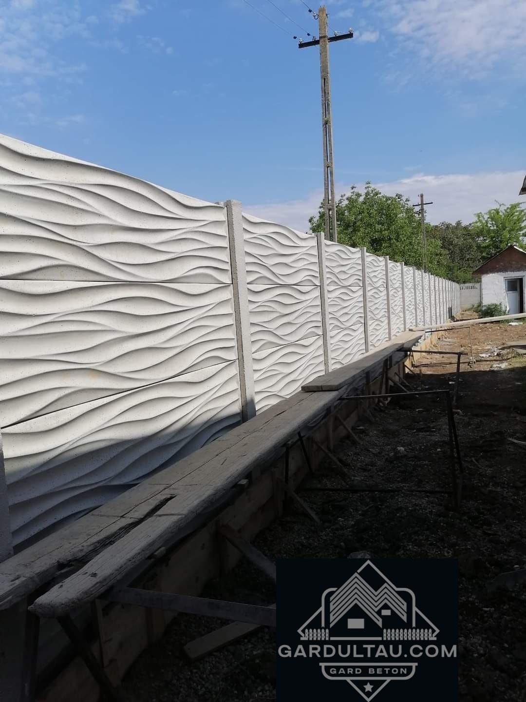 Gard din placi de beton