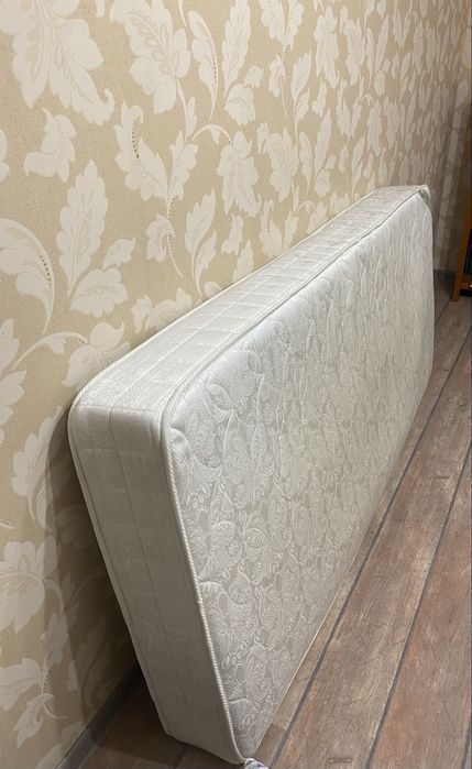 Продам матрац односпальный