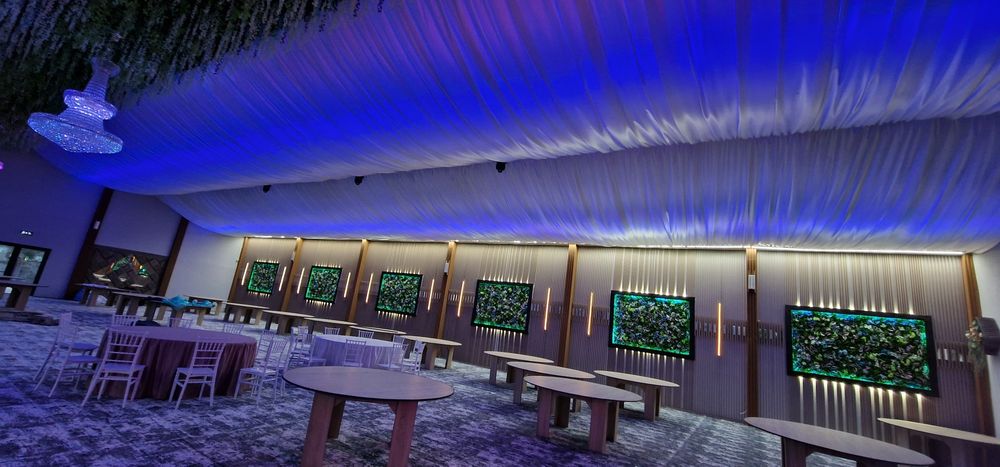 Mocheta sala evenimente drapas corturi lumini led riflaj mobilier