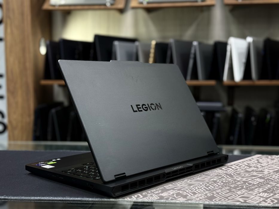 Lenovo Legion ultra 9-275HX 32/1TB RTX-5060 8GB Oled