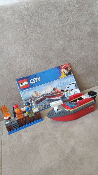 LEGO City 60213 - Пожар на доковете