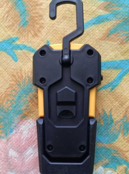 LED лампа с магнитна въртяща стойка или фенерче с гъвкаво рамо. Нови.