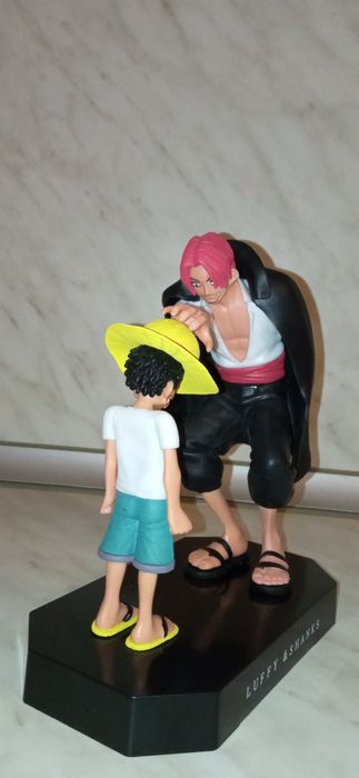 One piece Luffy and Shanks екшън фигури