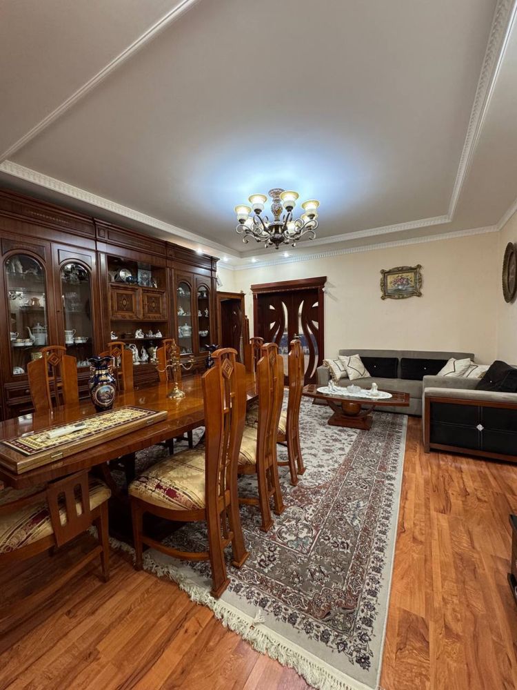 Срочно продается 5ти комнатная квартира метро Айбек Angelsey Food