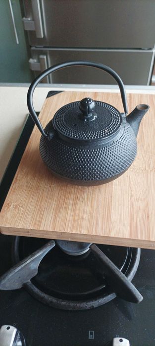 Чугунен чайник японски стил