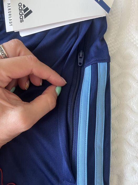 Спортни шорти Adidas нови