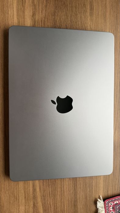 Macbook air M2 8 256GB space grey