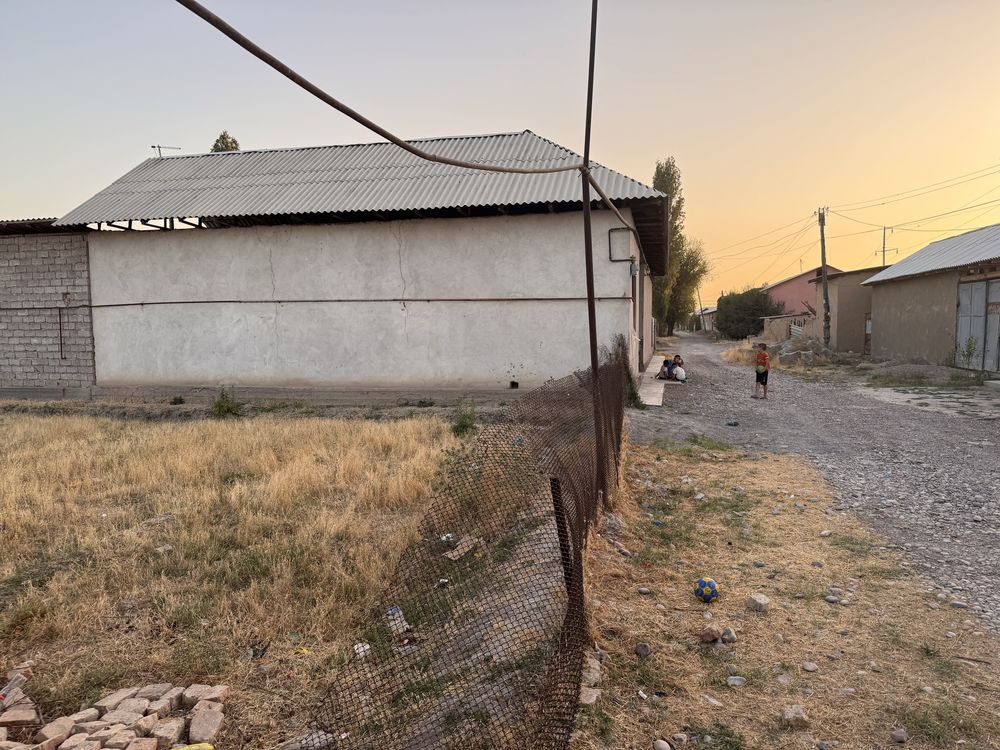 Продается участок в Ташкентской обл, Уртачирчик район, пос.Карасув