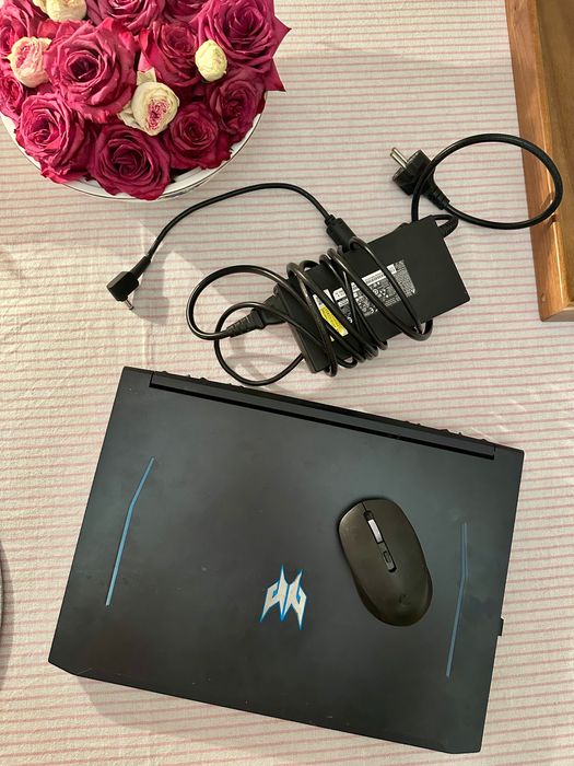 Продам игровой мощный ноутбук Acer Predator Helios 300 (PH315-53)