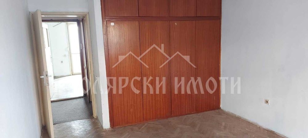 Продава се Четиристаен апартамент в Велико Търново, Център - 122 кв.м за 1107 €/кв.м - Снимка #4