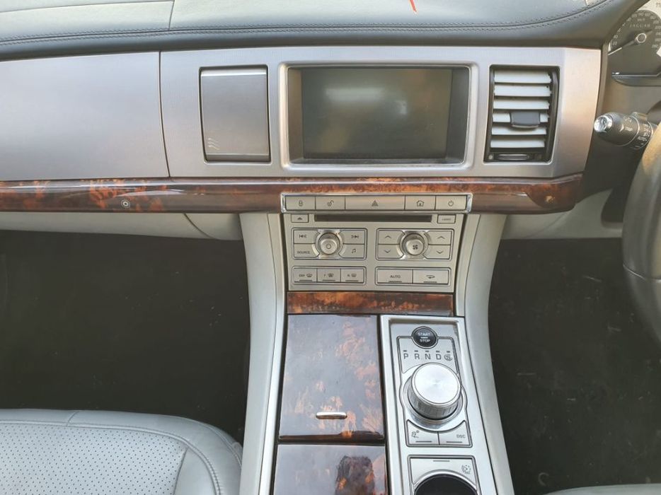 DISPLAY NAVIGATIE JAGUAR XF