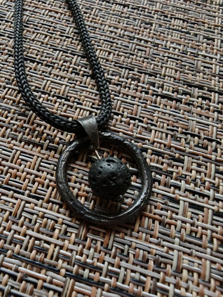 Bijuterie personalizata argint și rocă vulcanica