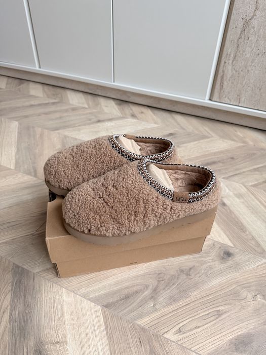 UGG Tasman Curly чехли