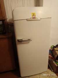 Холодильник Зил Москва в отличном состоянии!