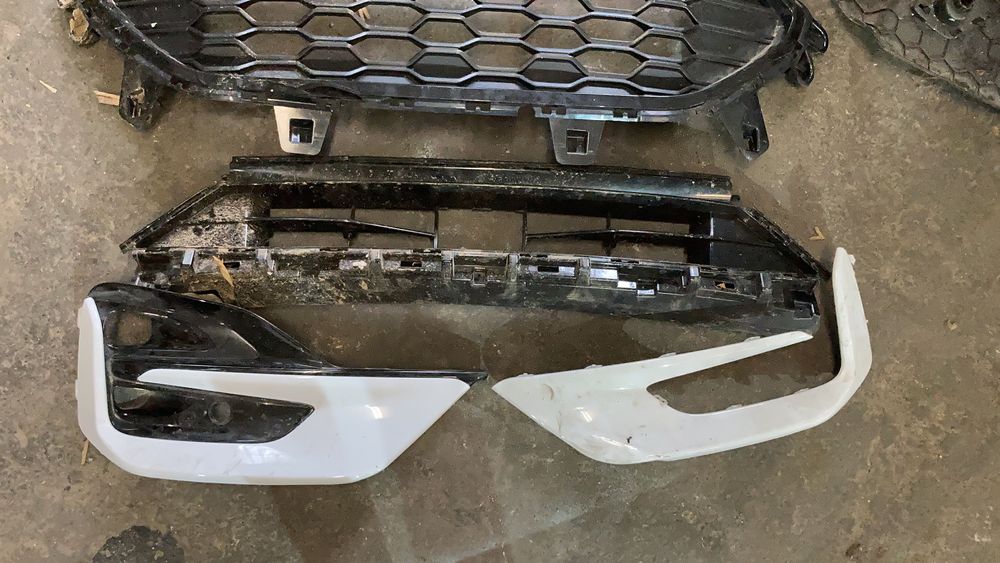Grila proiector Ford Kuga 3 ST 2020 - 2023 Grile Stanga dreapta