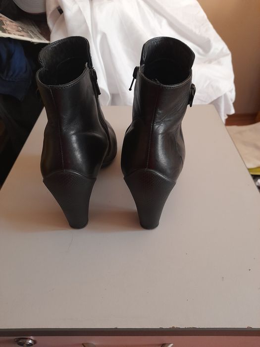 Дамски черни боти