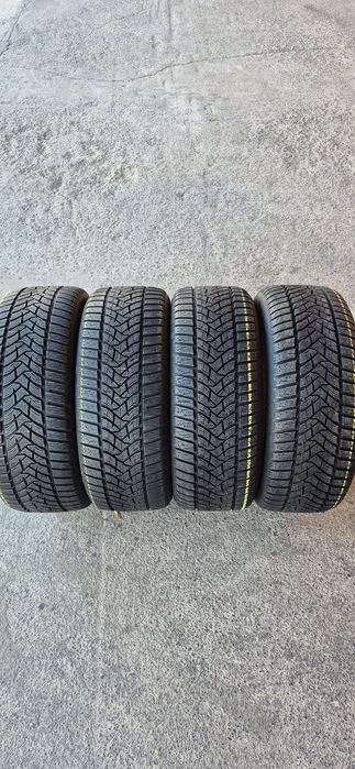 4 anvelope iarna ca si noi Dunlop 235/50/18.Pretul este pe bucata.