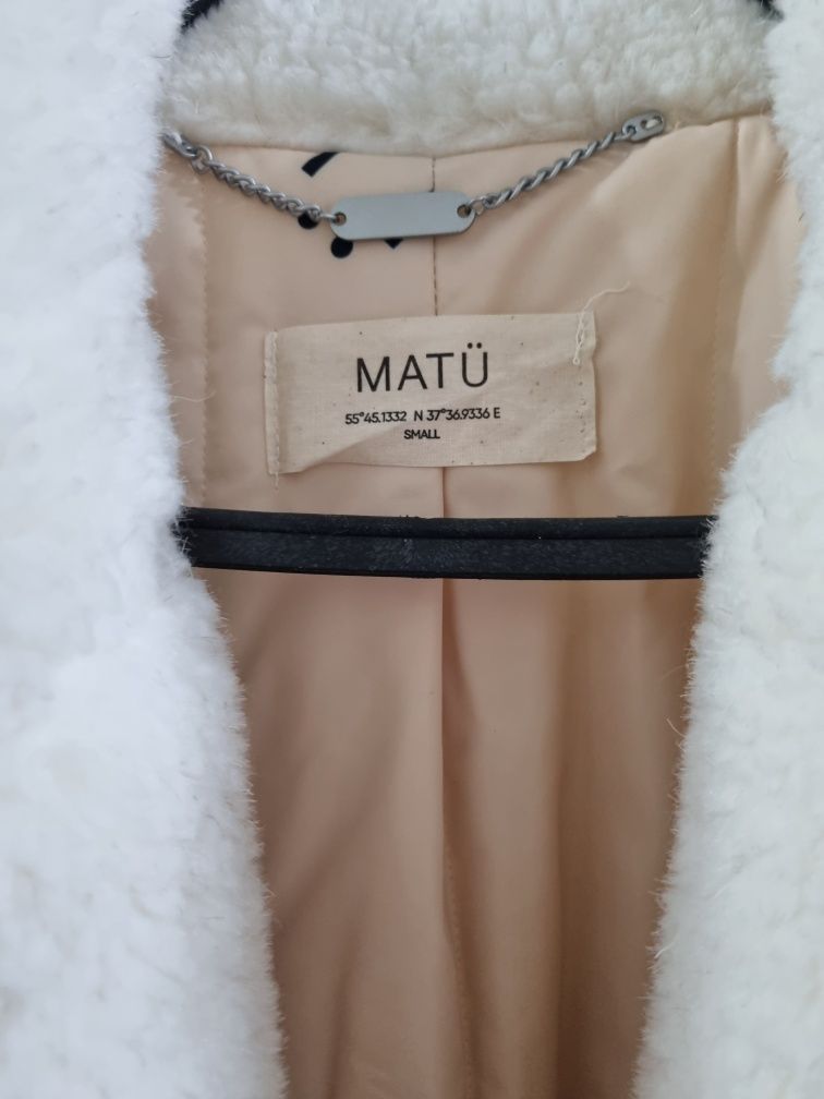 Продам белую шубу Matu