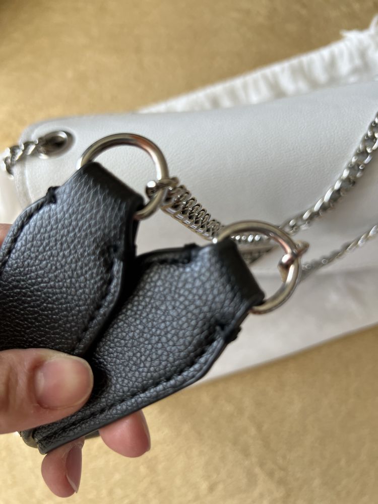 Дамска чанта Guess