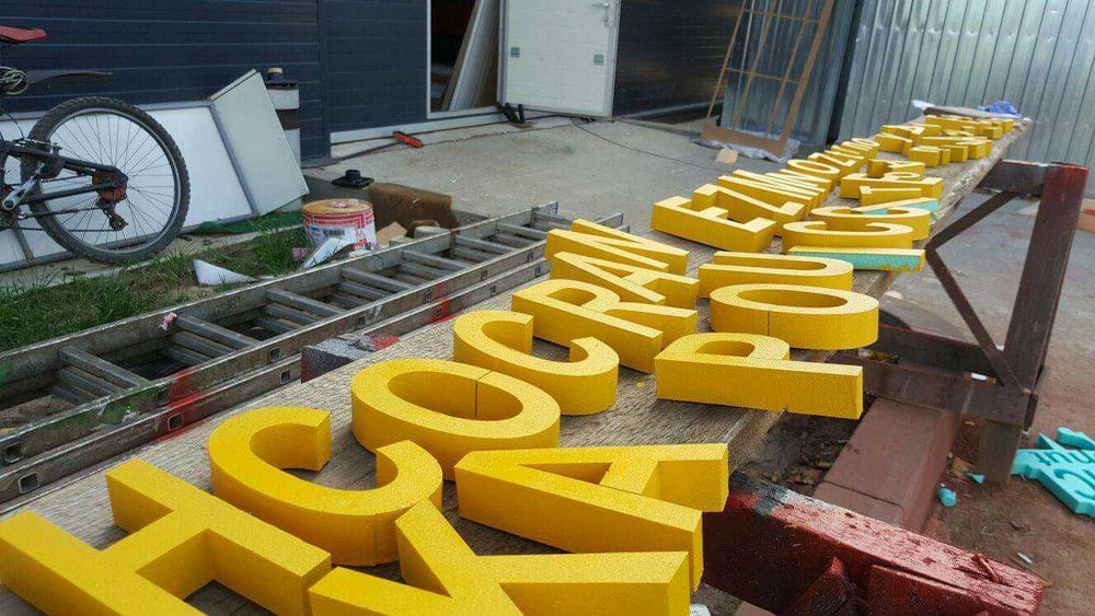 Realizam litere volumetrice(texte si logo-uri din POLISTIREN EXTRUDAT)