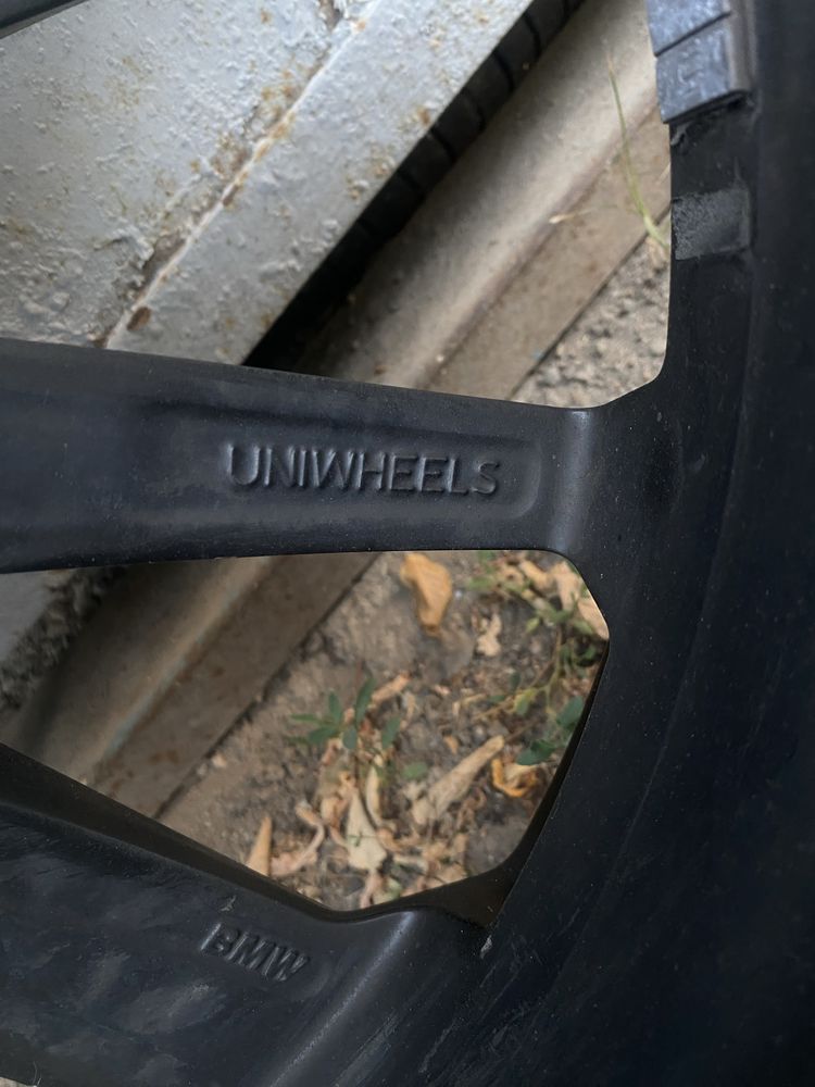Диск с шинами на BMW X5
