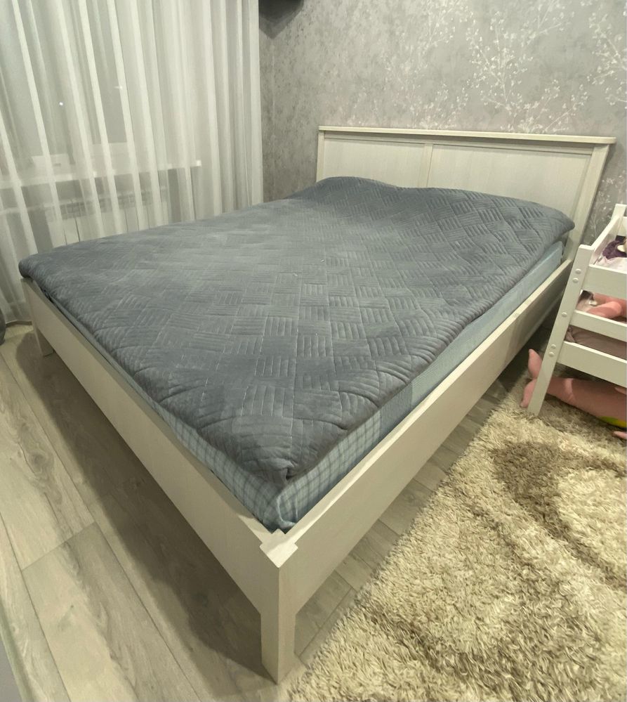 Продам двухспальную кровать