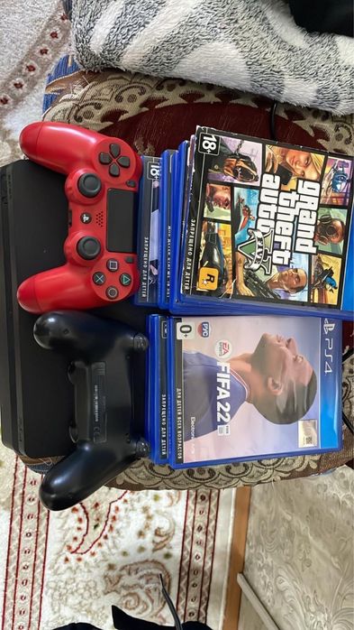 Playstation 4 slim