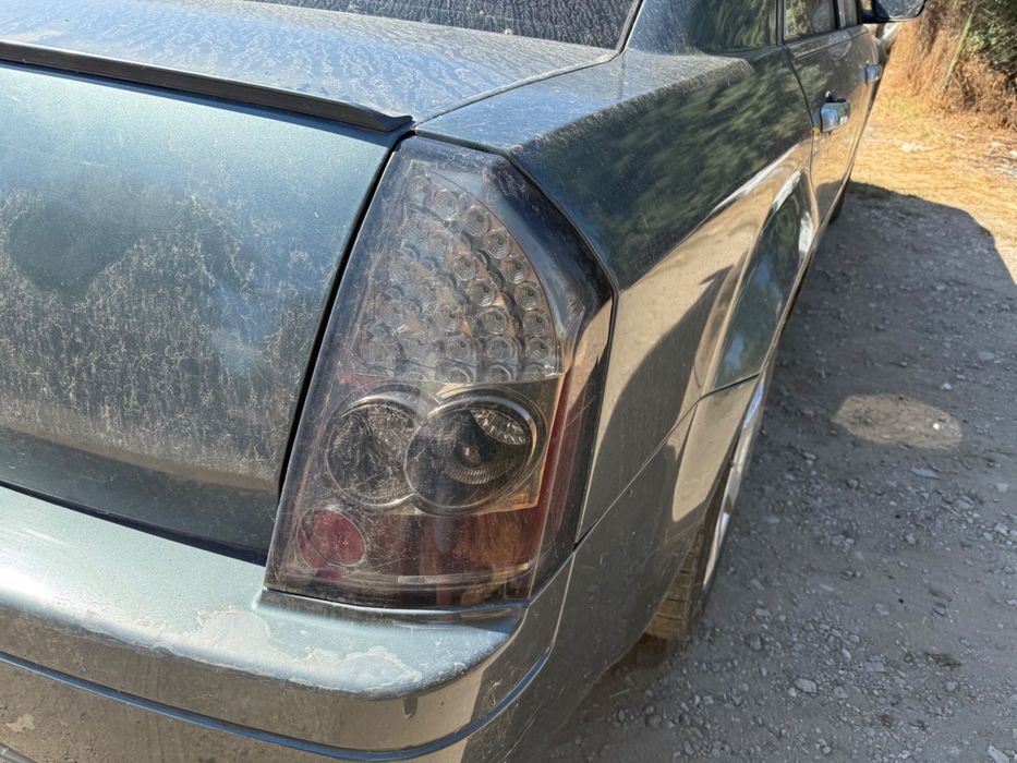 На части Chrysler 300c 2.7 auto 2006 година