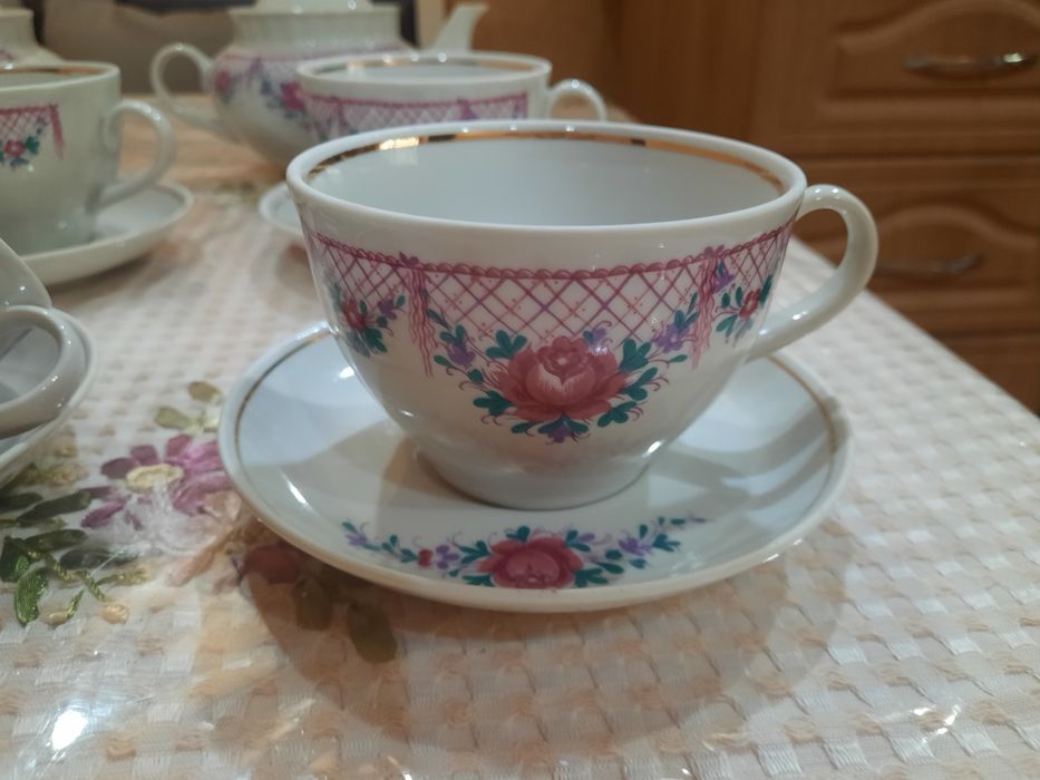 Абсолютно новый, редкий чайный сервиз на 6 персон, из 14 предметов, (к