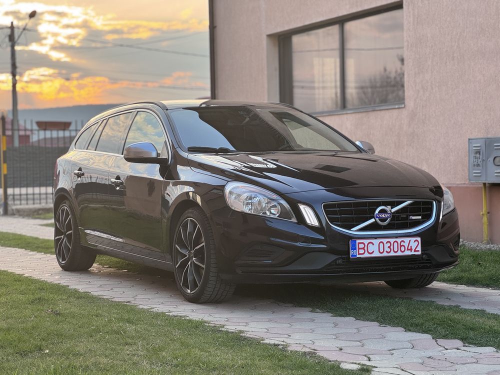 VOLVO V60 R-DESIGN 2.0 Diesel 163 cp Motor in 5 pistoane