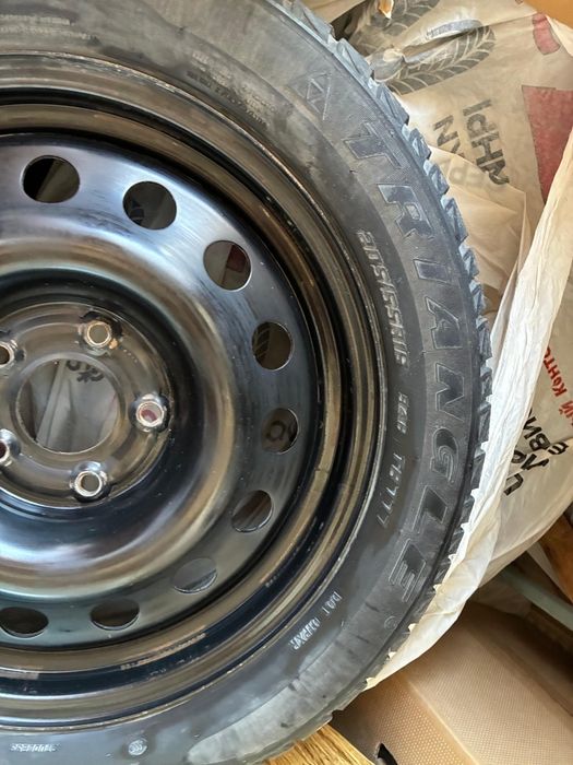 Продам комплект зимние шины с дисками