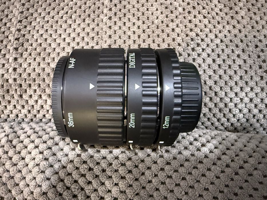 Nikon D5100 cu obiective blitz si rucsac